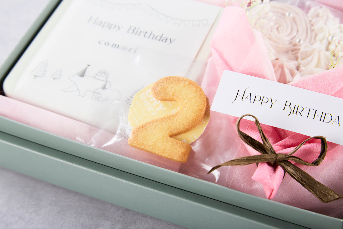 Happy Birthday - クッキー缶とメレンゲ花束のギフトボックス