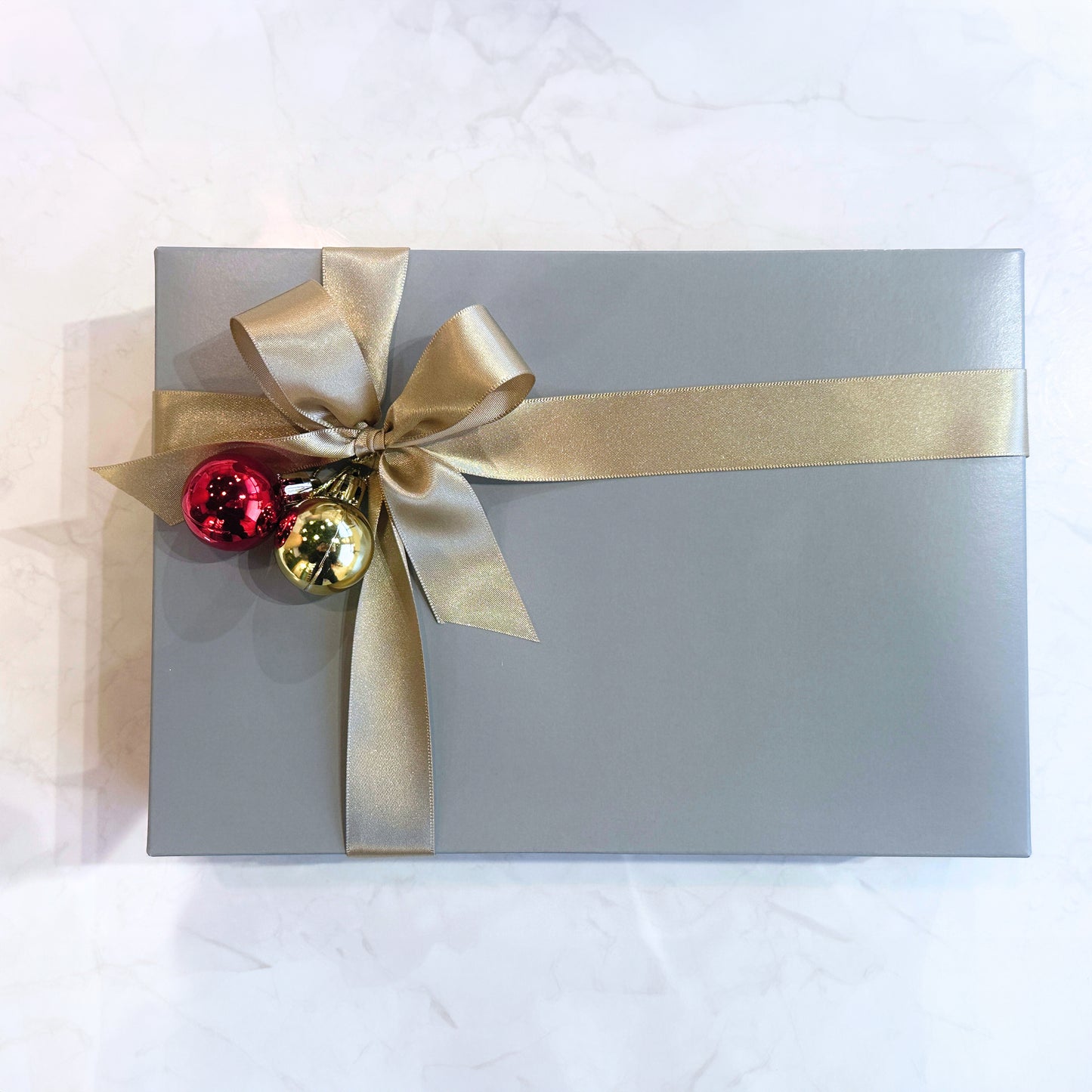 クリスマス特別版 - クッキー缶とメレンゲ花束のギフトボックス