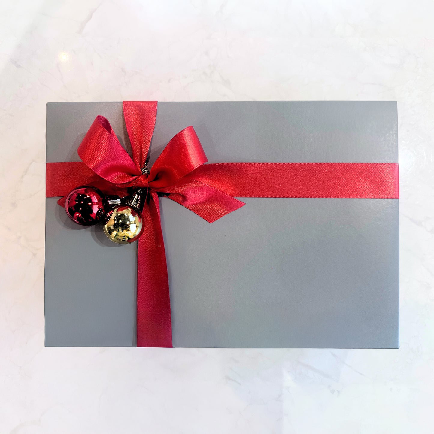 クリスマス特別版 - クッキー缶とメレンゲ花束のギフトボックス